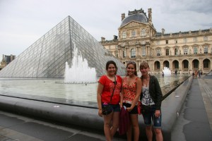 The girls in front of the Louvre.